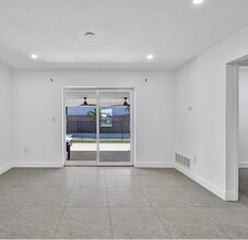 340 NW 45th St in Miami, FL - Building Photo - Building Photo