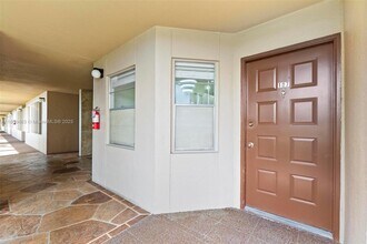 1300 SW 124th Terrace in Pembroke Pines, FL - Building Photo - Building Photo