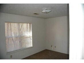 771 Farm Creek Rd NE in Woodstock, GA - Building Photo - Building Photo