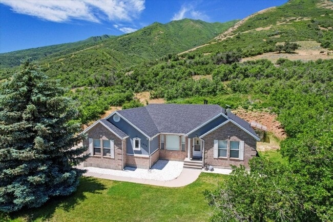 property at 1676 S Mountain Vw Cir