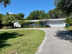 12222 SW 77th Ave in Miami, FL - Building Photo
