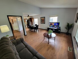 7806 Eby St, Unit 2 in Overland Park, KS - Building Photo