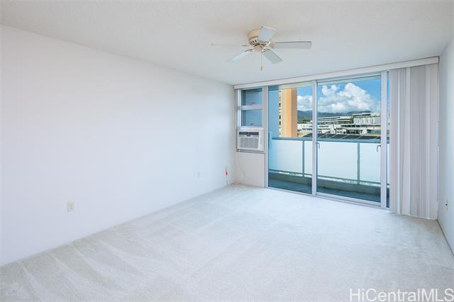 3009 Ala Makahala Pl in Honolulu, HI - Building Photo - Building Photo