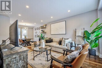 417 Borden Ave in Newmarket, ON - Building Photo - Building Photo