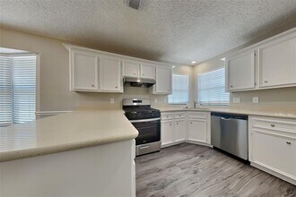11606 Easterling Dr in Houston, TX - Building Photo - Building Photo