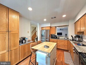 5939 Heatherwood Ct in Alexandria, VA - Building Photo - Building Photo