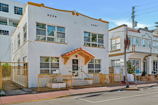 233 1st St in Miami Beach, FL - Building Photo - Building Photo