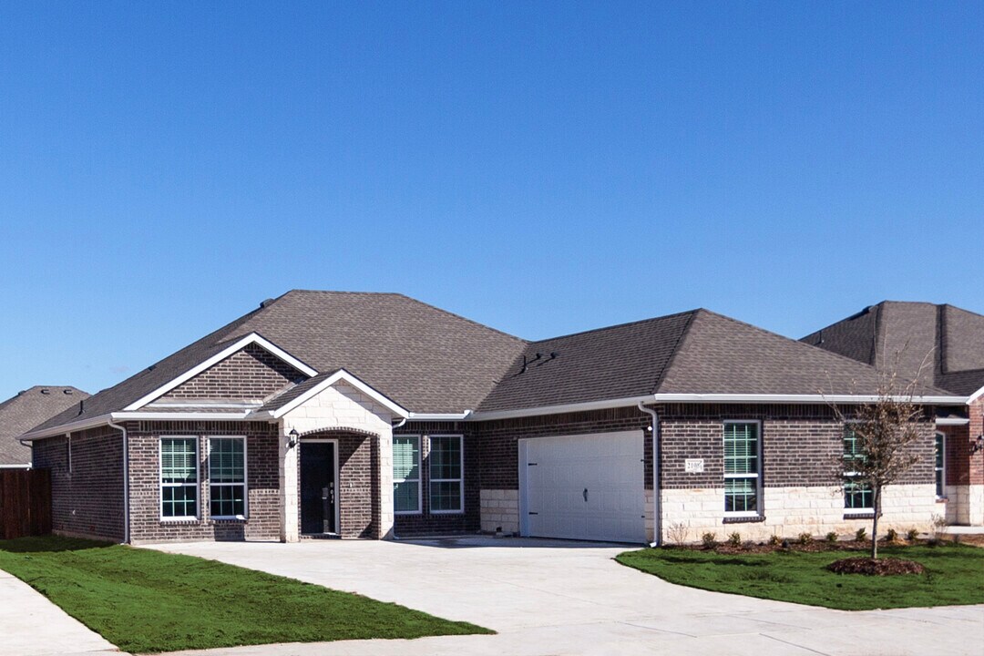 2108 Nutmeg Wy in Anna, TX - Building Photo