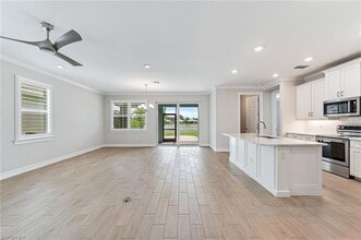 475 Polihale Wy in Naples, FL - Building Photo - Building Photo