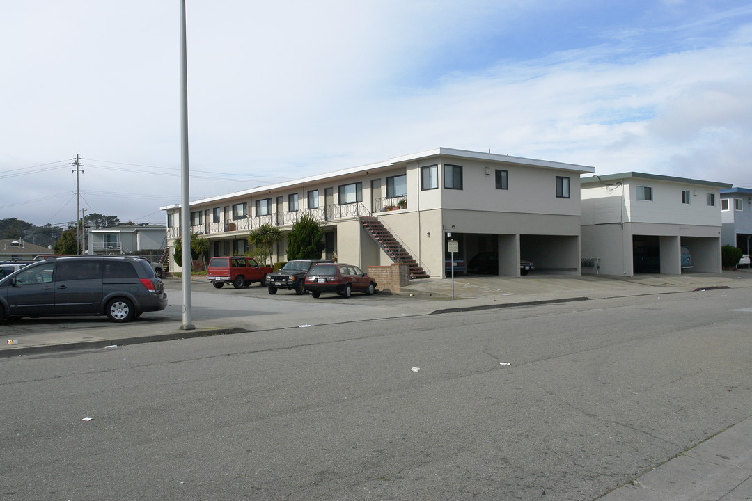 156 Southwood Dr in South San Francisco, CA - Foto de edificio