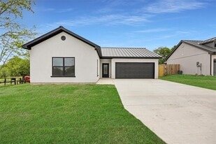 409 Dallas St in Rice, TX - Building Photo
