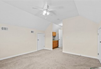 16 Castello Ave in Savannah, GA - Building Photo - Building Photo