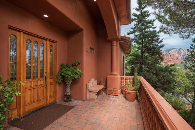 227 Les Springs Dr in Sedona, AZ - Foto de edificio - Building Photo