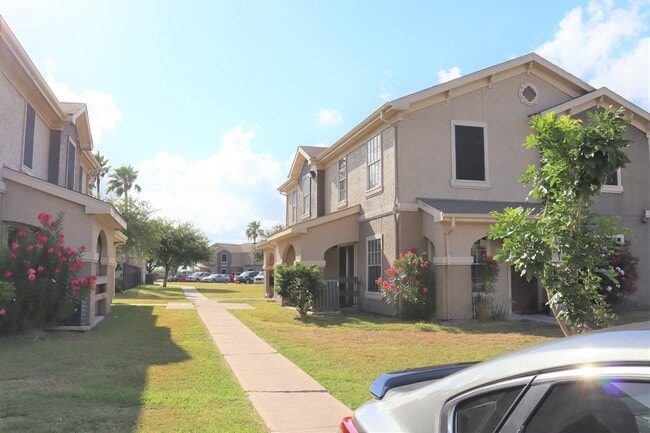 Paseo Plaza in Brownsville, TX - Building Photo - Building Photo