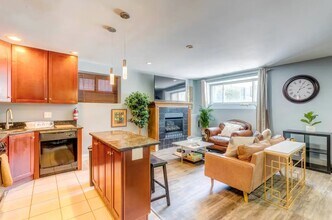 4631 S Langley Ave, Unit Garden in Chicago, IL - Building Photo - Building Photo