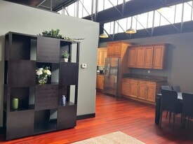 730 E 3rd St in Long Beach, CA - Building Photo