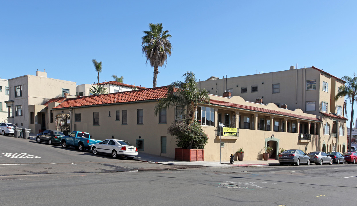 Park Lane Apartments in San Diego, CA - Building Photo