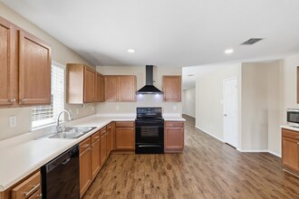 6701 Corral Ln in Denton, TX - Foto de edificio - Building Photo