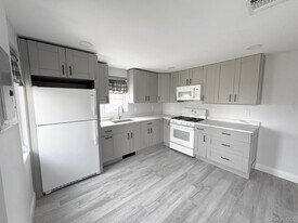 221 US-9W in Haverstraw, NY - Building Photo