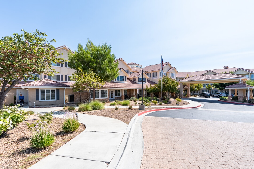 Holiday Rancho Village in Palmdale, CA - Building Photo