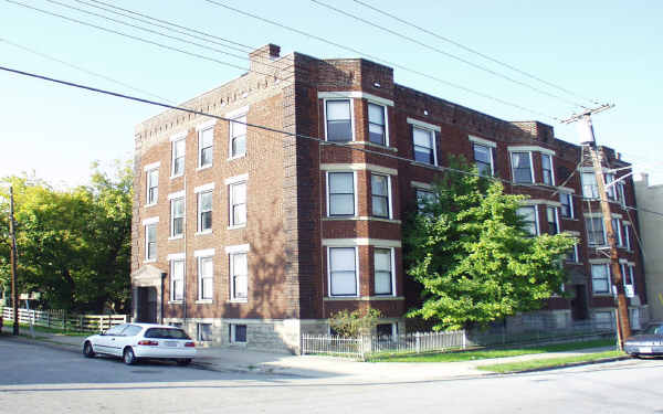 1863 Chase Ave in Cincinnati, OH - Foto de edificio - Building Photo