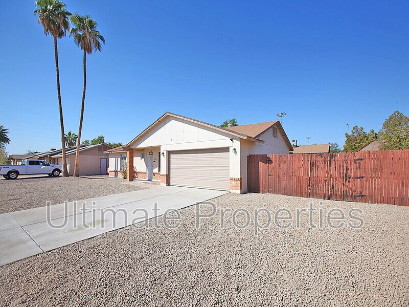 4720 W Dahlia Dr in Glendale, AZ - Building Photo