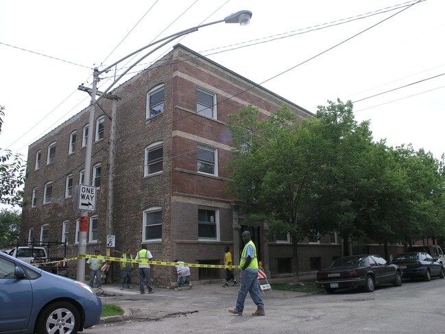 941-945 E 52nd St in Chicago, IL - Foto de edificio - Building Photo