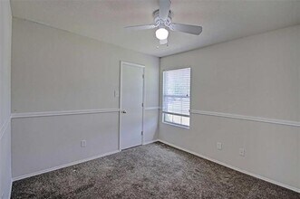 1103 Lynnwood Dr in Cleburne, TX - Building Photo - Building Photo