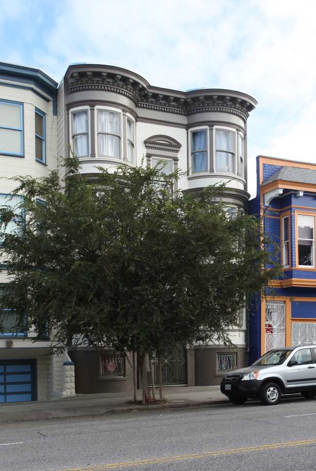 2485 Folsom St in San Francisco, CA - Foto de edificio - Building Photo