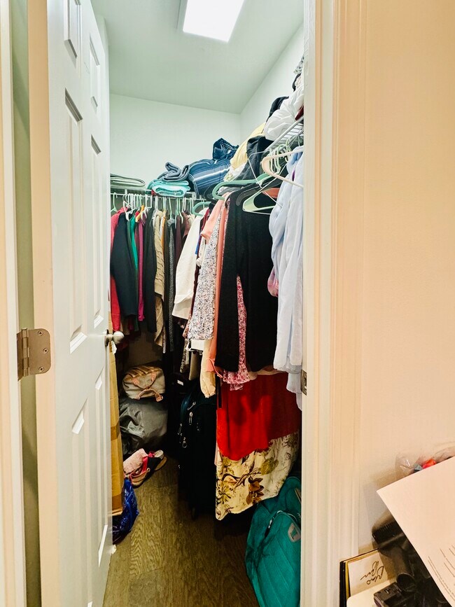 326 Hammond St, Unit 401 in Chestnut Hill, MA - Foto de edificio - Building Photo