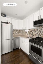 328 W 19th St in New York, NY - Building Photo - Building Photo