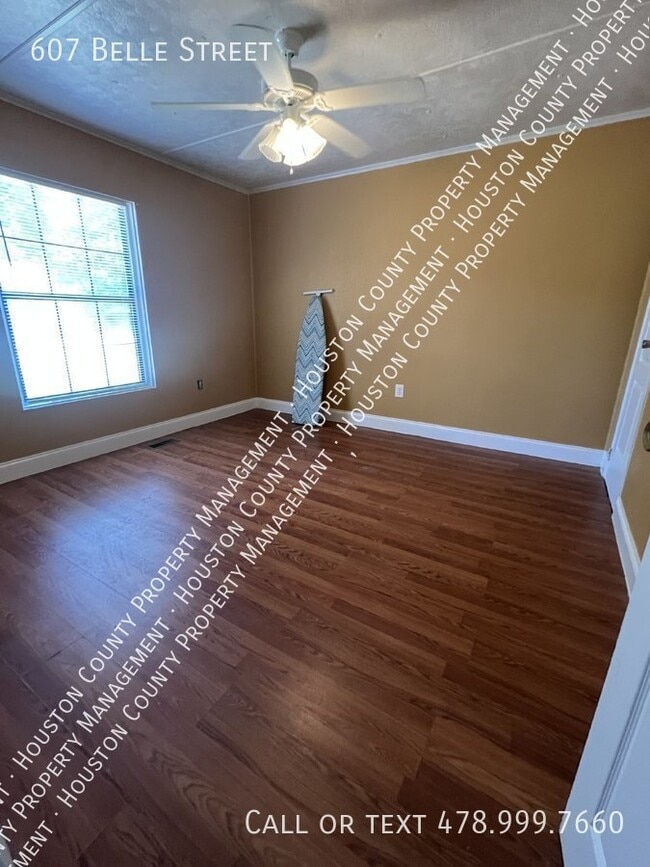 607 Belle St in Fort Valley, GA - Foto de edificio - Building Photo