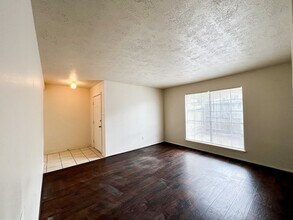 709 Ruth Ct in Navasota, TX - Building Photo - Building Photo