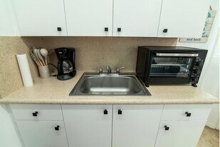 3230 NE 13th St, Unit 203 in Pompano Beach, FL - Building Photo