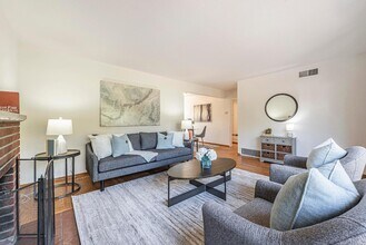 1994 Menalto Ave in Menlo Park, CA - Building Photo - Building Photo