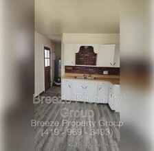 2074 Price St in Toledo, OH - Building Photo - Building Photo