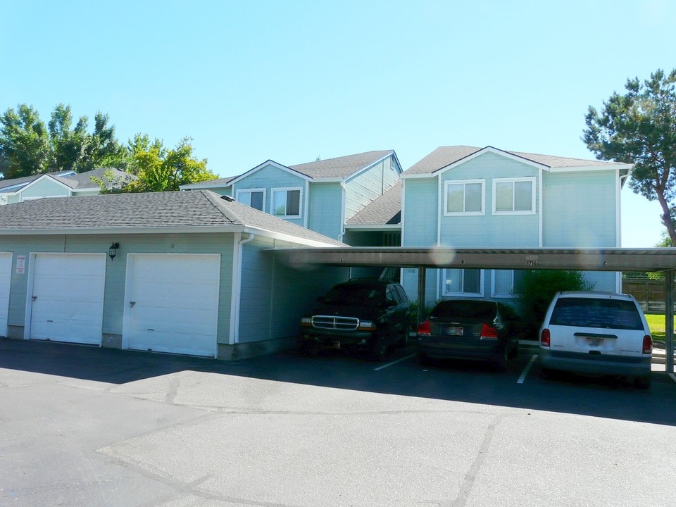 1716 S Eagleson Rd in Boise, ID - Building Photo
