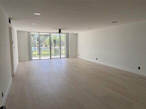 3010 N Course Dr, Unit 207 in Pompano Beach, FL - Building Photo - Building Photo