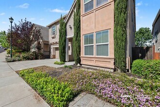 6856 Syrah Dr in Dublin, CA - Building Photo - Building Photo