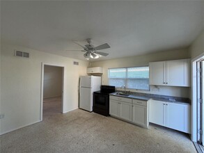 1400 The Rialto in Venice, FL - Building Photo - Building Photo