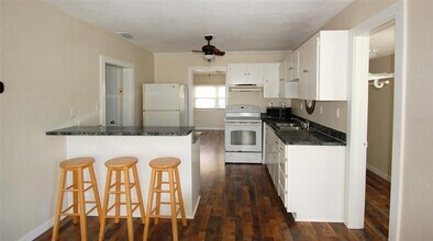 247 Short St in Safety Harbor, FL - Building Photo - Building Photo