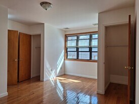 1229 Wood St, Unit 2 in Philadelphia, PA - Building Photo