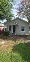 2107 Jones Rd in Baytown, TX - Building Photo