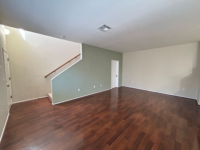 2050 Los Feliz St in Las Vegas, NV - Building Photo - Building Photo