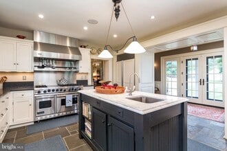 13252 Harpers Ferry Rd in Purcellville, VA - Building Photo - Building Photo