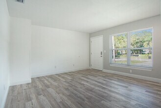 2113 Jacobs Rd in Fort Pierce, FL - Building Photo - Building Photo