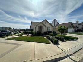 2462 Gallery Dr in Riverbank, CA - Building Photo