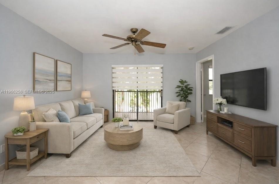 10537 NW 11th St in Pembroke Pines, FL - Foto de edificio