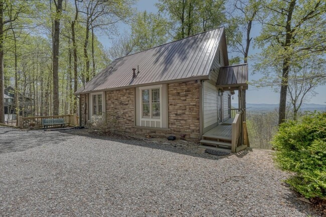 property at 1142 Walnut Ridge