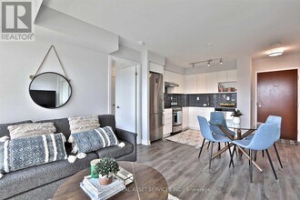 160 Flemington Rd in Toronto, ON - Building Photo - Building Photo